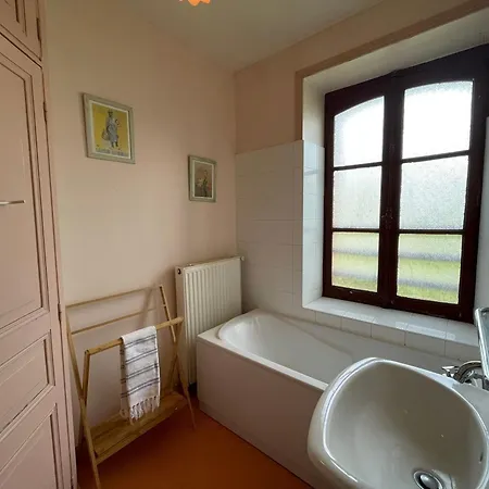 Hébergement de vacances Maison De Caractere Avec Piscine Commune, Proche Du Puy Du Fou Et De Nantes - Fr-1-426-107 *